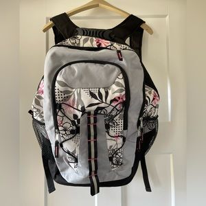 Stylish and comfortable ladies’ backpack, gently used. Pink, gray, black.